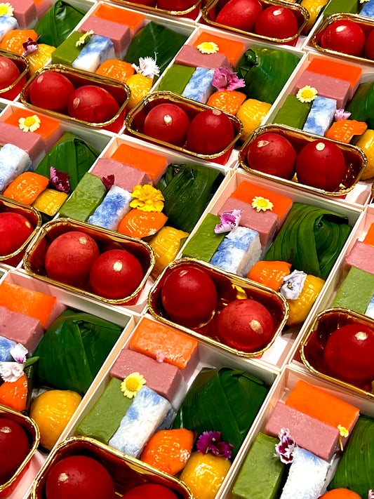 Little Joy 初悦礼 (Budget Set – Nyonya Kuih & Red Egg)