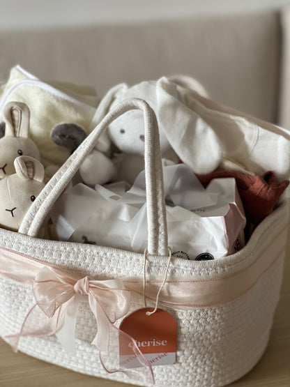 First Embrace 初暖礼