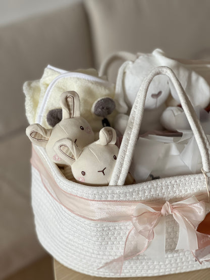 First Embrace 初暖礼