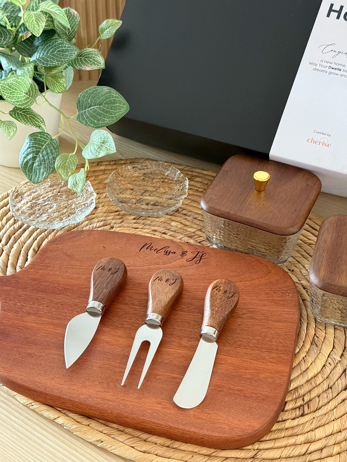 Dwelle – An Elevated Home Gift Set